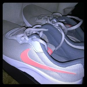 Nike girls youth shoes
